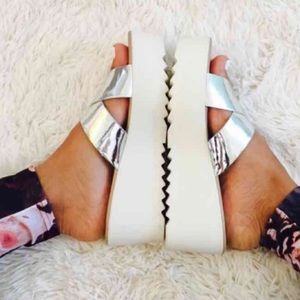 Mirroed foil  platforms